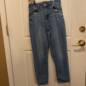 American Eagle Mom Jean